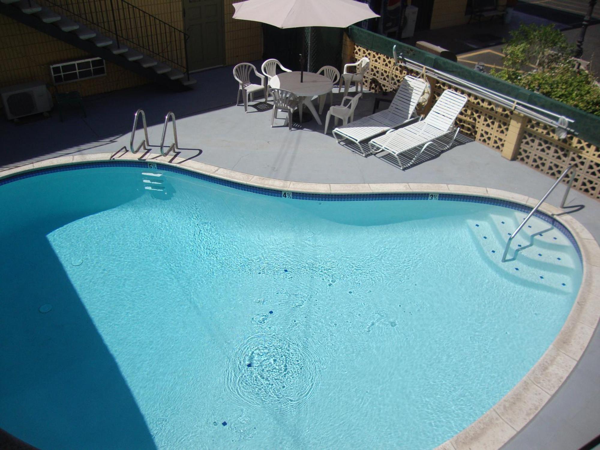 Townhouse Inn And Suites Brawley ภายนอก รูปภาพ