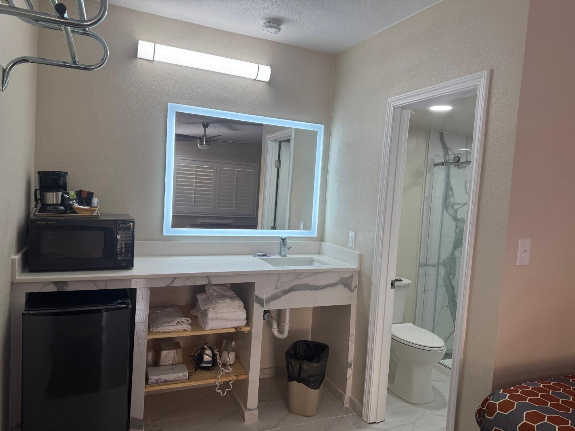 Townhouse Inn And Suites Brawley ภายนอก รูปภาพ